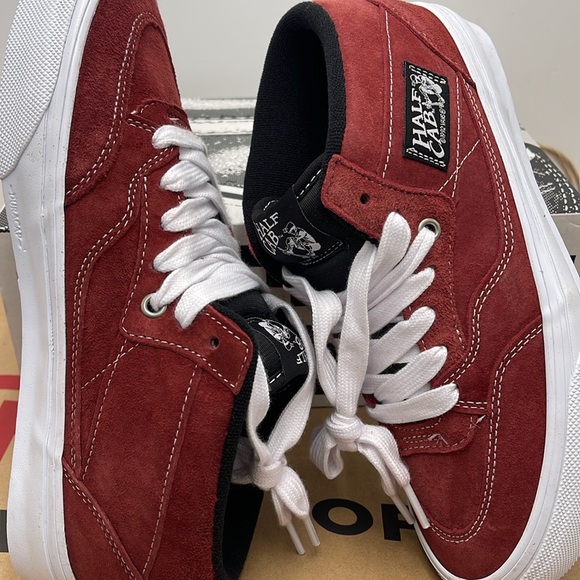 Vans Men’s Skate Half Cab
Pig Suede Brick
VN0A5KYABRI Sneakers - Picture 11 of 16